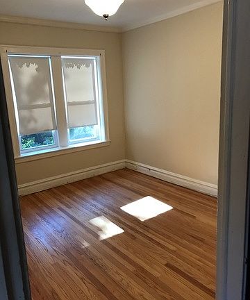 5th image of 6308 N Oakley Ave APT 2E