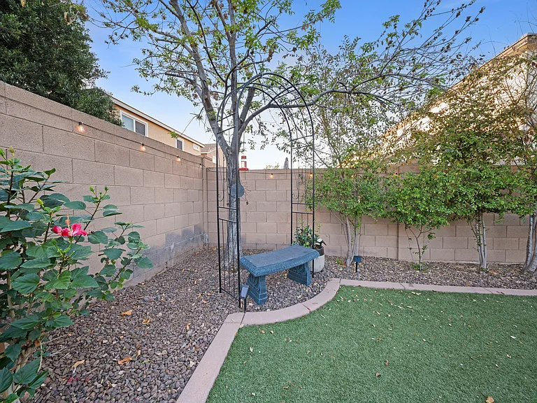 W Ironwood St — Photo 10