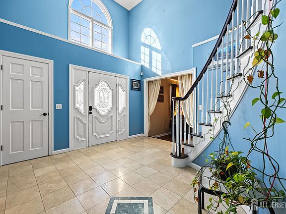 2nd image of 2121 Audubon Ave