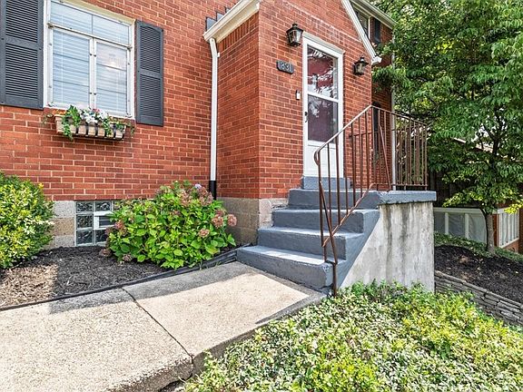 4th image of 831 Rockwood Ave