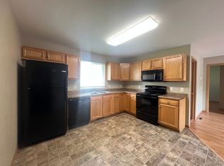 210 James Ave, Mankato, MN 56001