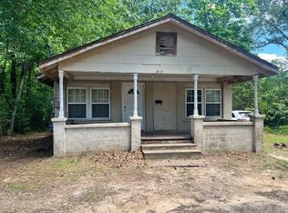 819 Cherry Ln, Malvern, AR 72104