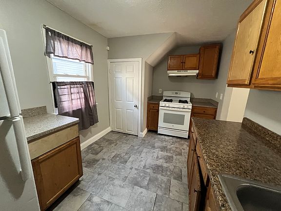 3rd image of 3586 E 117th St