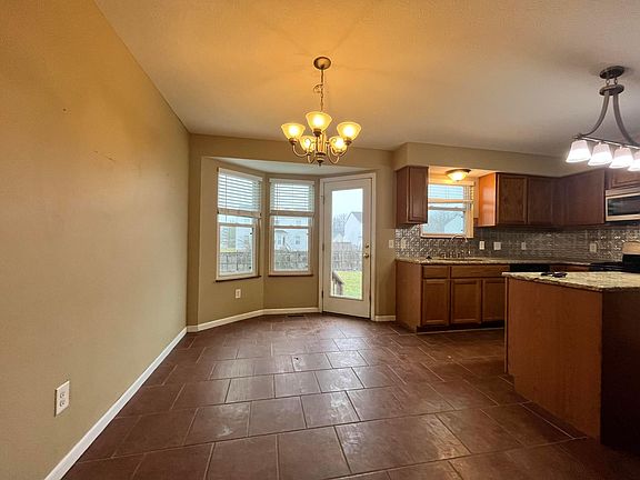 5th image of 56 Greenfield Dr