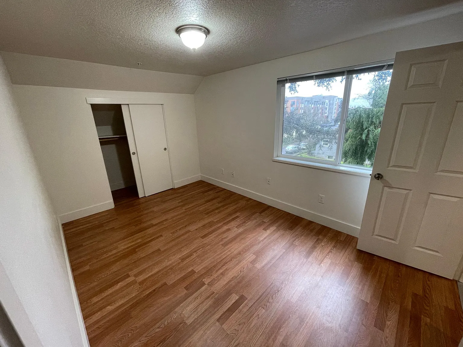 Studio, 400 sqft, $995 — Photo 2