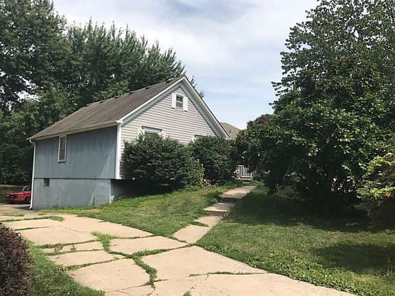 3rd image of 3804 SW Christiansen Dr
