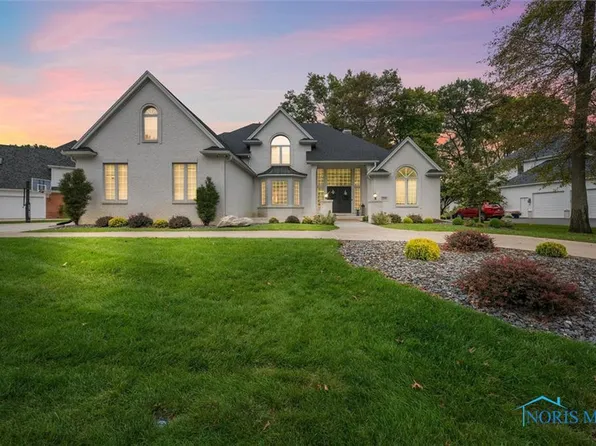 9028 Royal Oak Dr, Holland, OH 43528