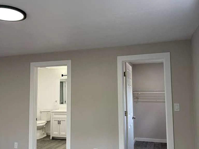 424 Collins Dr — Photo 11