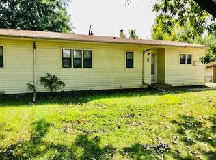 6608 SW Arborglade Ln, Topeka, KS 66619