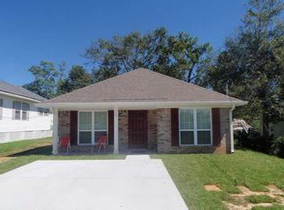 Lee Ave, Crestview, FL 32539