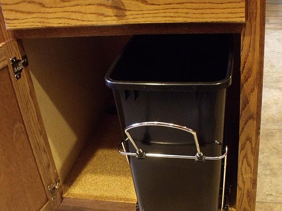 kitchen / in cabinet trash bin