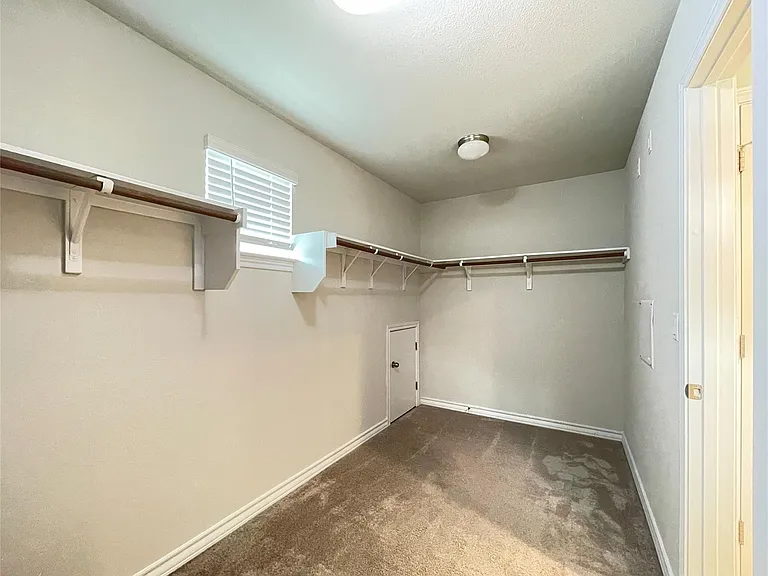 1602 Jacey Way — Photo 28