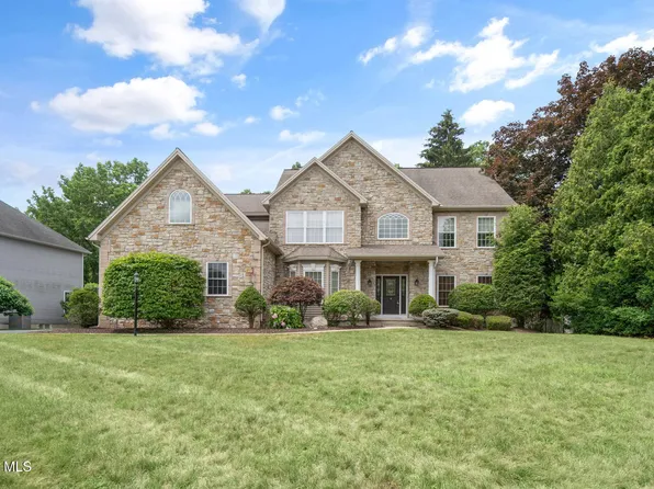 4 Stoney Heights Court, Clifton Park, NY 12065