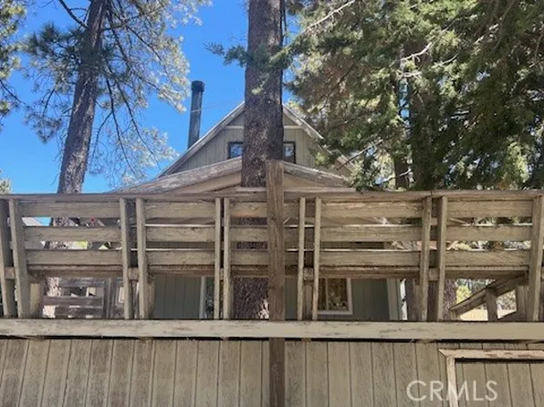 33290 Iris Dr, Green Valley Lake, CA 92341