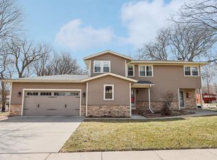155 Concord LANE, West Bend, WI