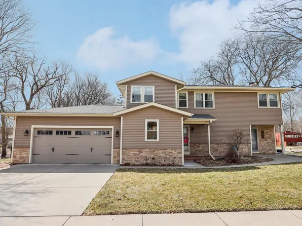 155 Concord LANE, West Bend, WI 53095