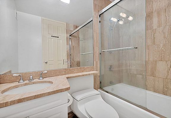 5th image of 1 Irving Pl APT V20a