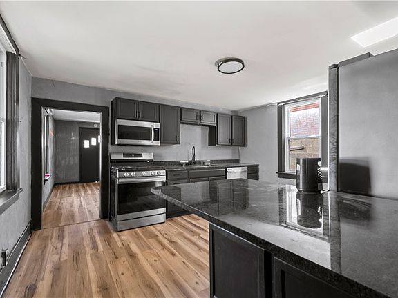 3rd image of 813 Bower Hill Rd