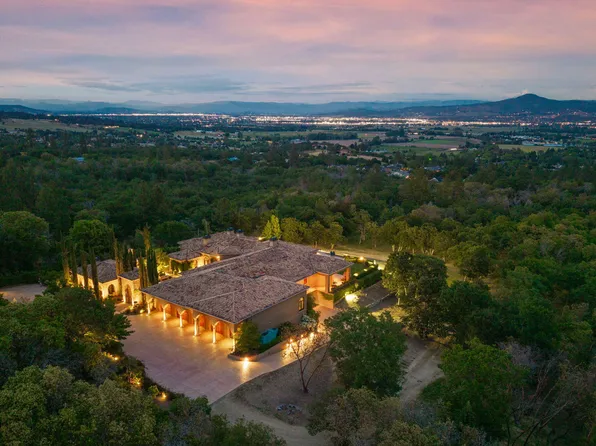 321 Pair A Dice Ranch Rd, Jacksonville, OR 97530