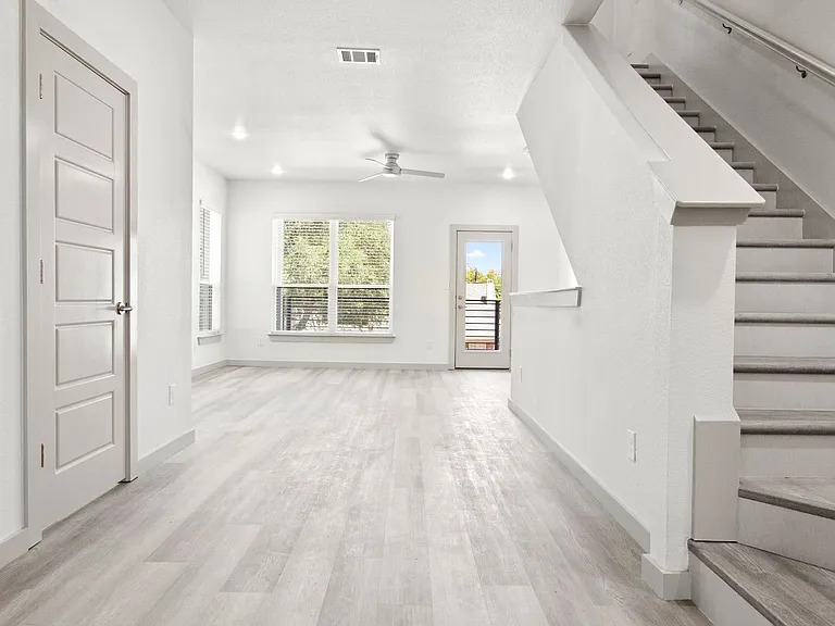 2702 Lubbock Ave — Photo 4