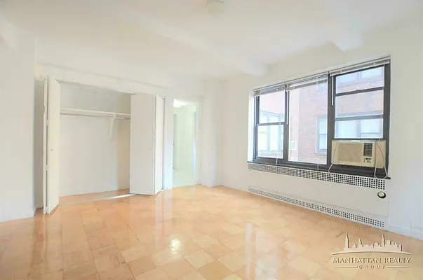 Rented by Manhattan Realty Group | media 13