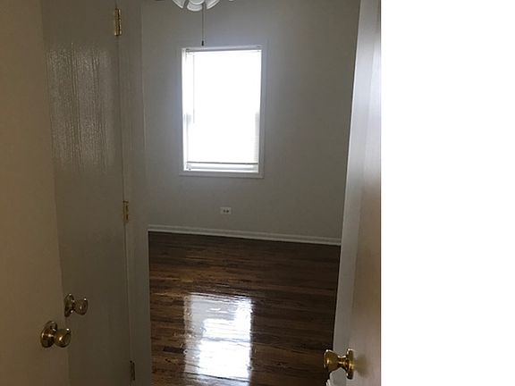 4th image of 5220 S Loomis Blvd #2