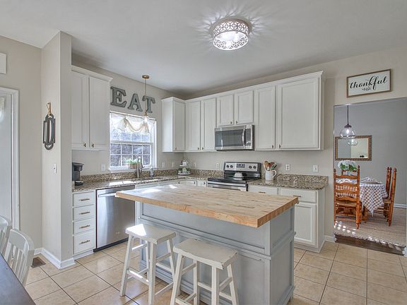 3rd image of 3229 Nolen Ln