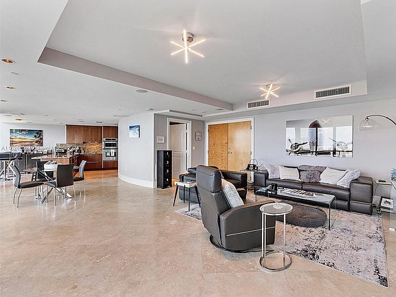 5th image of 1200 Holiday Dr APT 506