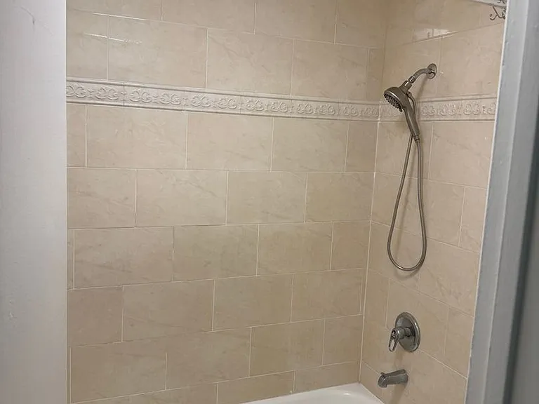 943 N Louise St — Photo 20