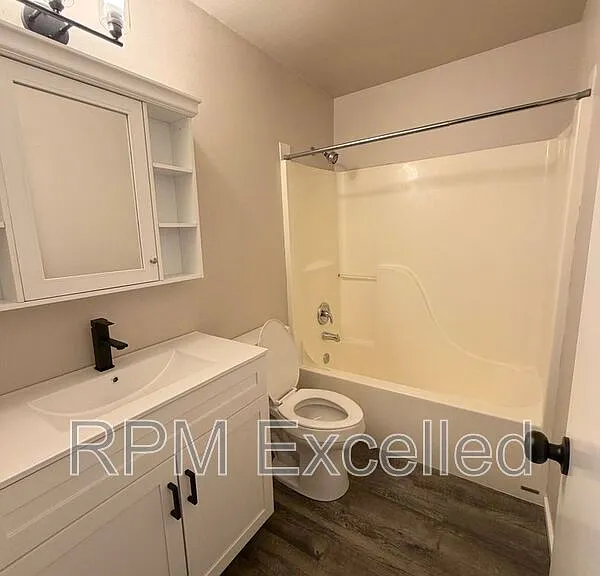 630 M St NE #2 — Photo 12