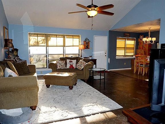4th image of 127 Greenshire Dr
