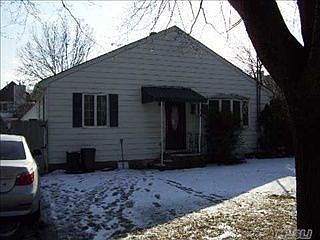 1st image of 15 Reinhart Ct