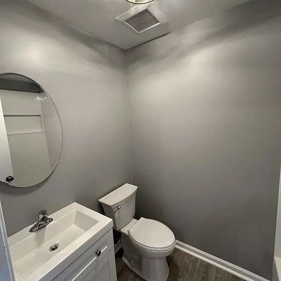 8 Colonial Ct — Photo 6