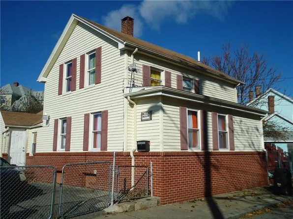 8 Fenner St, Pawtucket, RI 02860