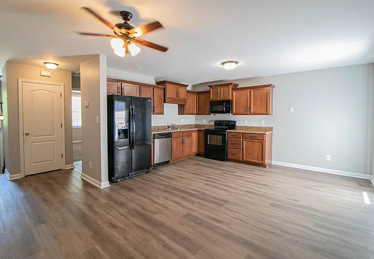 1718A Thistlewood Dr — Photo 3