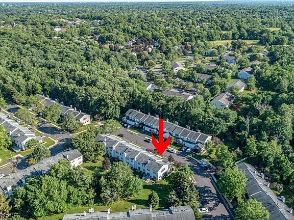 3rd image of 182 Grantham Dr