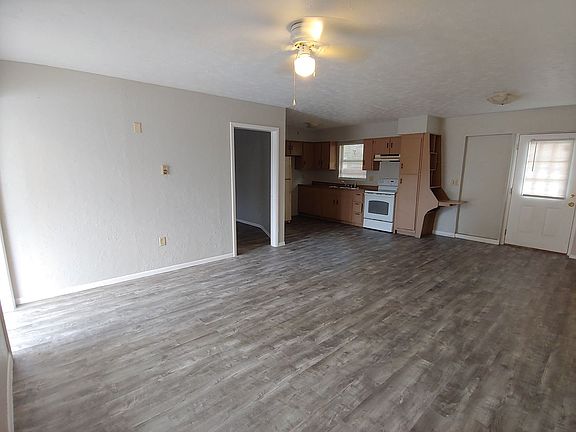 3rd image of 2907 4th St E