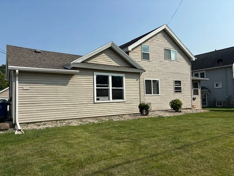 2 bed, 1.0 bath, $1,199 — Photo 1
