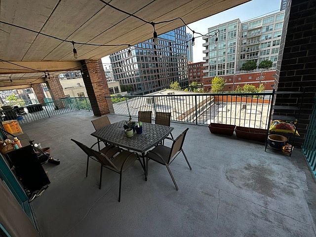 1st image of 920 W Madison St APT F5