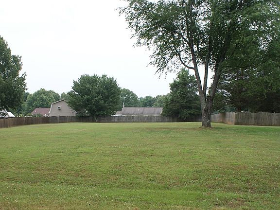 5th image of 120 Oakview Dr