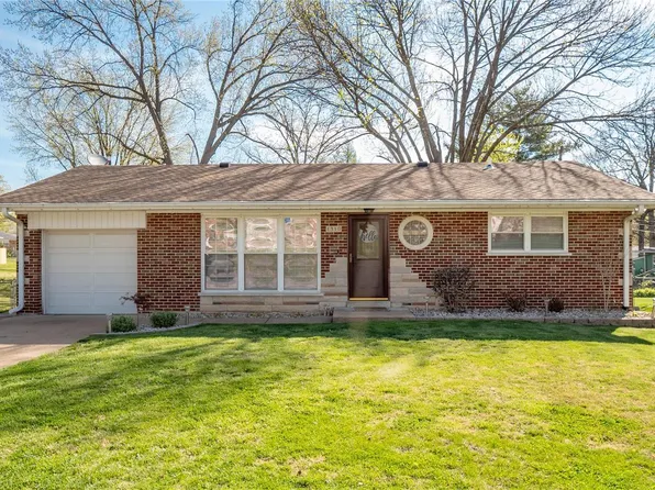 1310 Dallwood Dr, Saint Louis, MO 63126