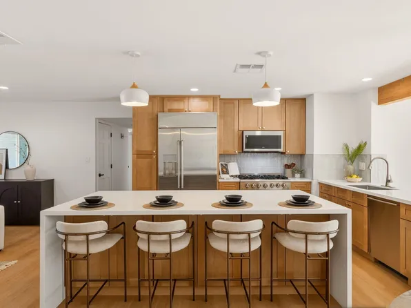 2839 E SIERRA Street, Phoenix, AZ 85028