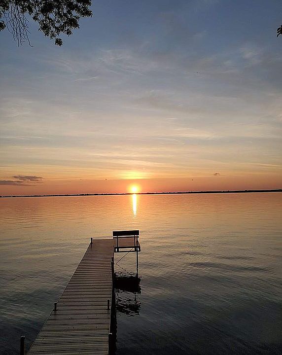 1st image of 112 SE Lake Dr