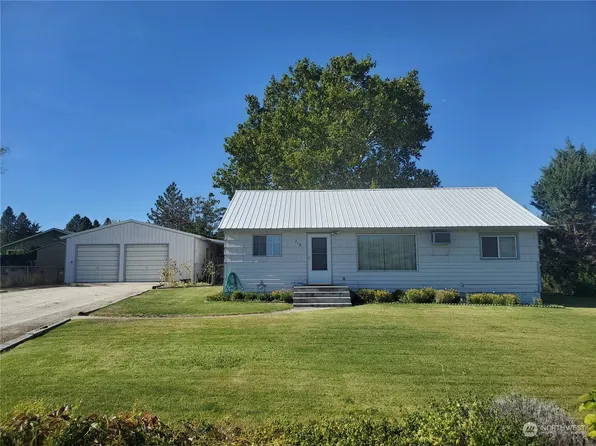 718 Ridge Drive E, Omak, WA 98841