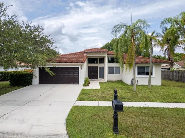 581 SW 169th Way, Weston, FL 33326