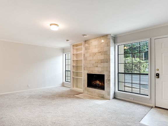 4th image of 134 Grove Pl