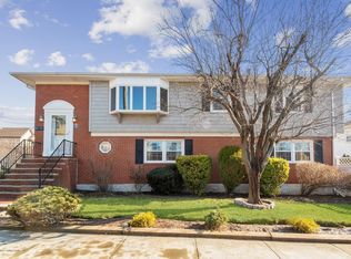 49 Dorothea Pl, Staten Island, NY 10306