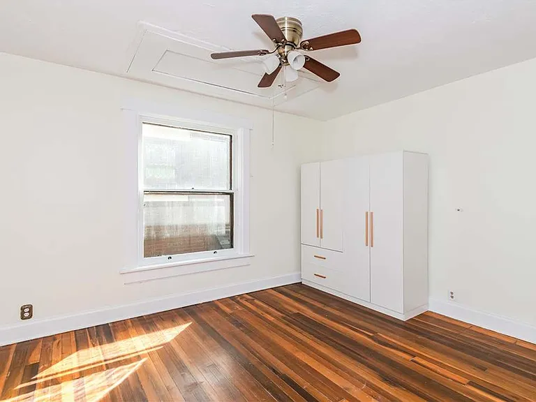 320 Park Dr — Photo 29