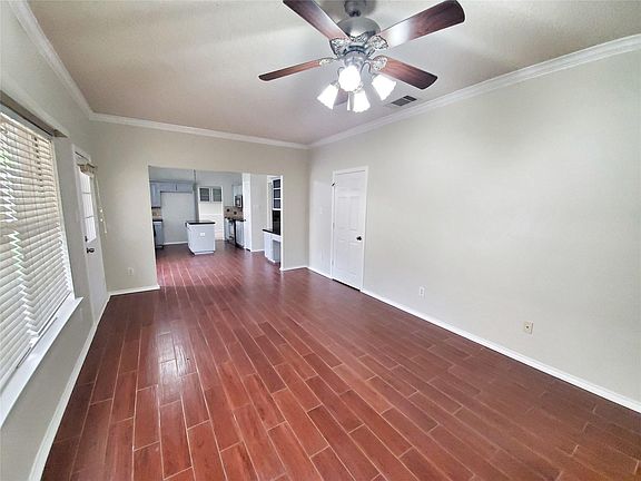 2nd image of 1040 Woodbriar Dr