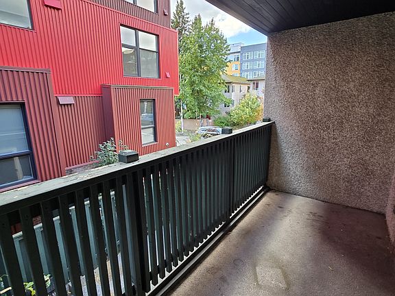 3rd image of 4236 11th Ave NE #0B-1Ba-375Sqft